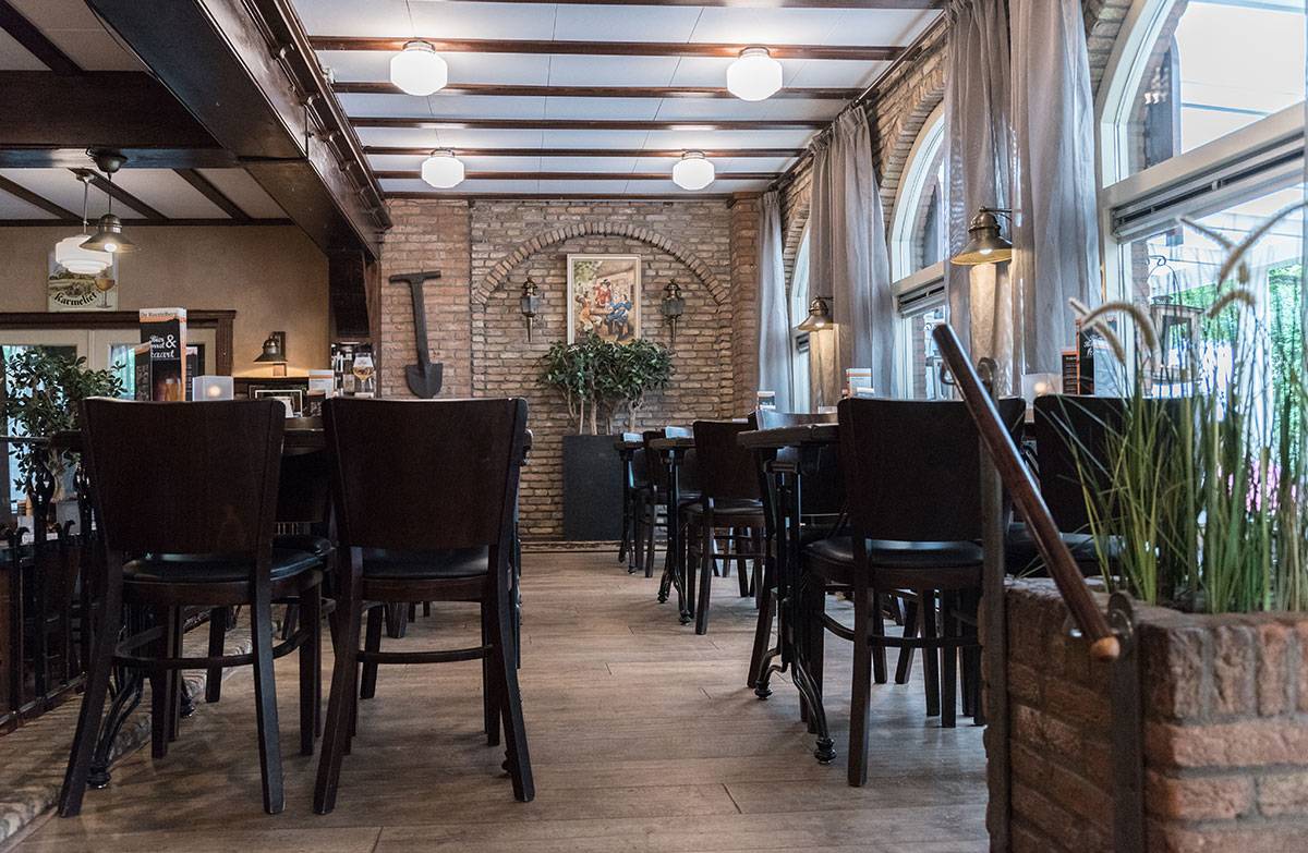 parquet chêne contrecollé très résistant huilé ANTIQUE restaurant Marseille 13