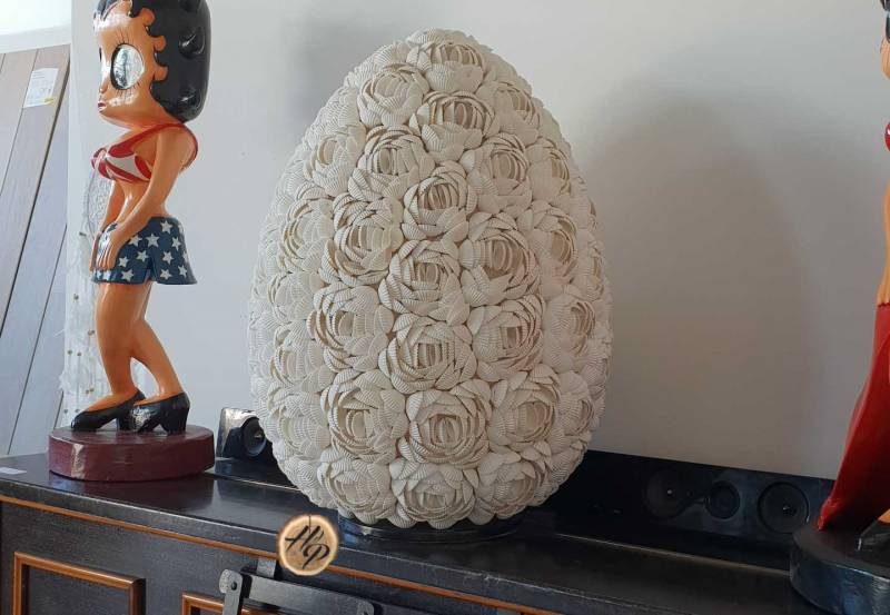 lampe unique en veritable coquillages modèle xl Paris 75
