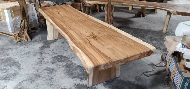Table tronc d'arbre design en bois tendance deco bureaux Lyon 69