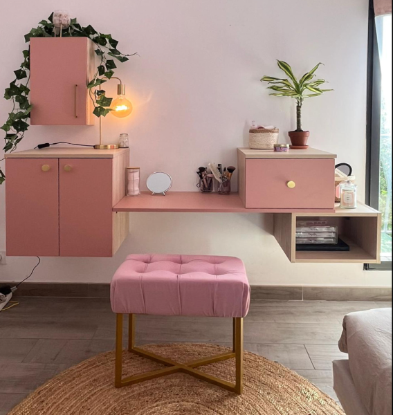 Meuble rose pour bureau ou coiffeuse Paris 94